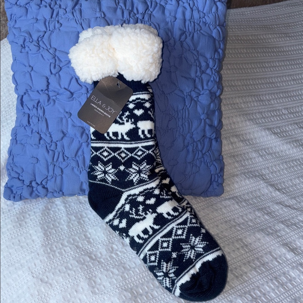 Women's Navy and White Patterned Slipper Socks NWT